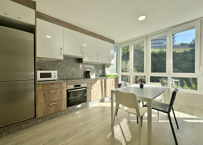 Front I アパート *