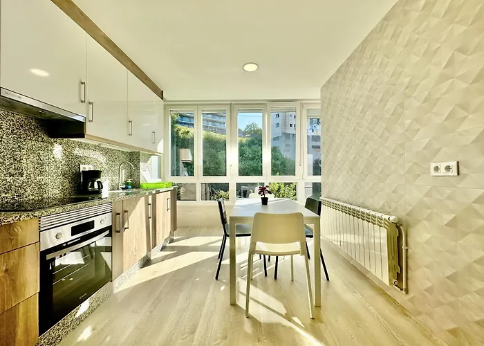 Front I アパート サダ